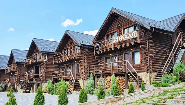 Еко-готель Бунгало в Буковелі